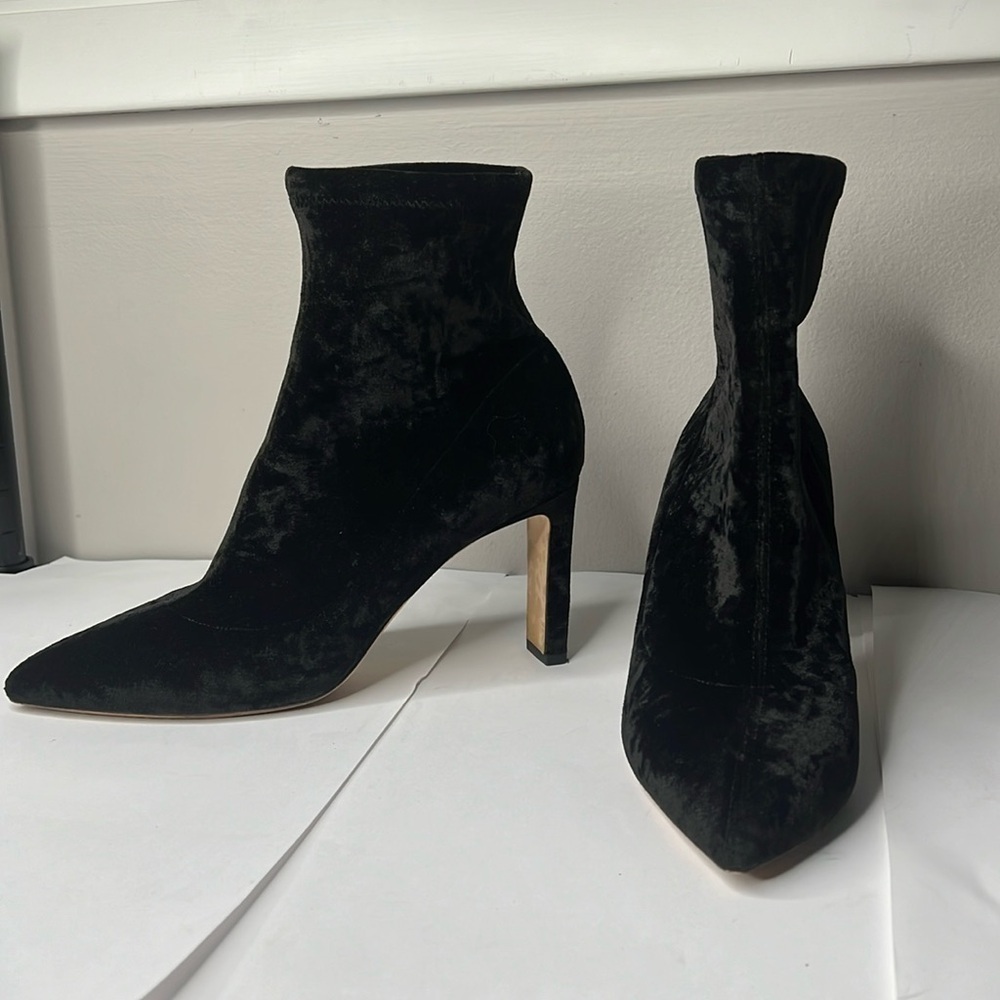 Jimmy Choo 39.5 Louella Black Crushed Velvet Pull On Ankle Boots 3” Heel